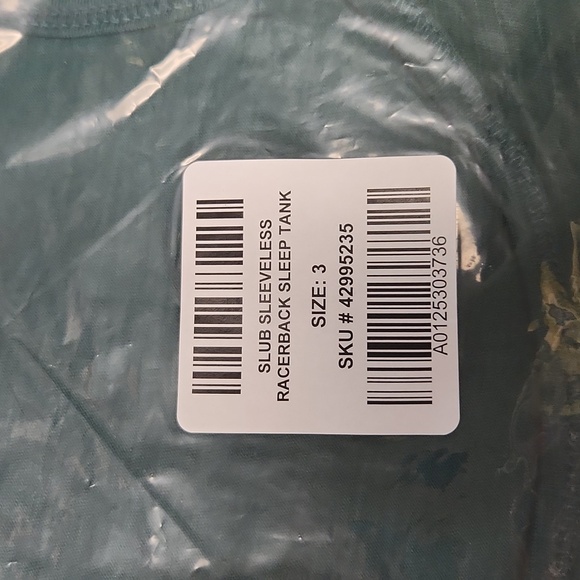 ❤️NWT VINTAGE TORRID TANK DOG CHRISTMAS SLEEVELESS GRAPHIC TEE PLUS SIZE - Picture 11 of 15